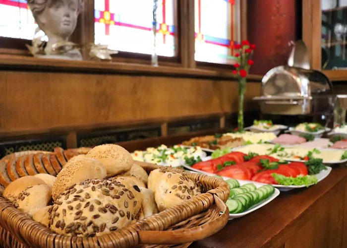 波尼亚中枢酒店 3*